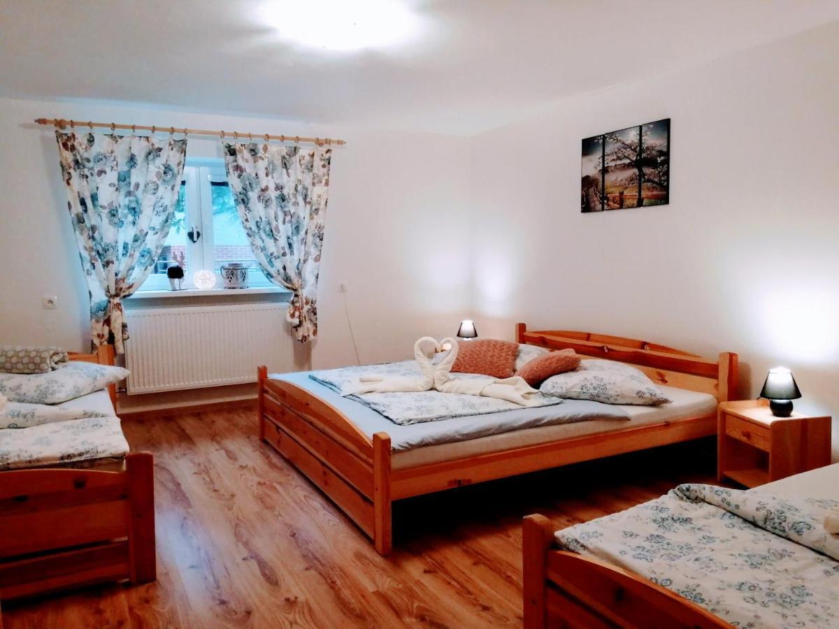 Apartman Paula -Dovolenka Pri Aquaparku Liptovsky Mikulas Exterior photo